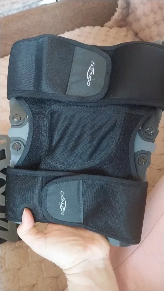 Ортез колінного суглоба Donjoy Reaction Knee 11-0215 (США) — фото 7