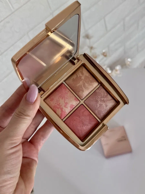 Палетка румян Hourglass Ambient Lighting Palette — Flushed Edit