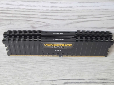 пам'ять DDR4 32GB Kit 2x16GB 3200MHz CL16 Corsair Vengeance LPX. Trade-IN