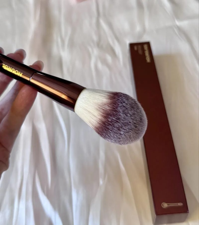 Пензлик для пудри Hourglass Veil Powder Brush — фото 3