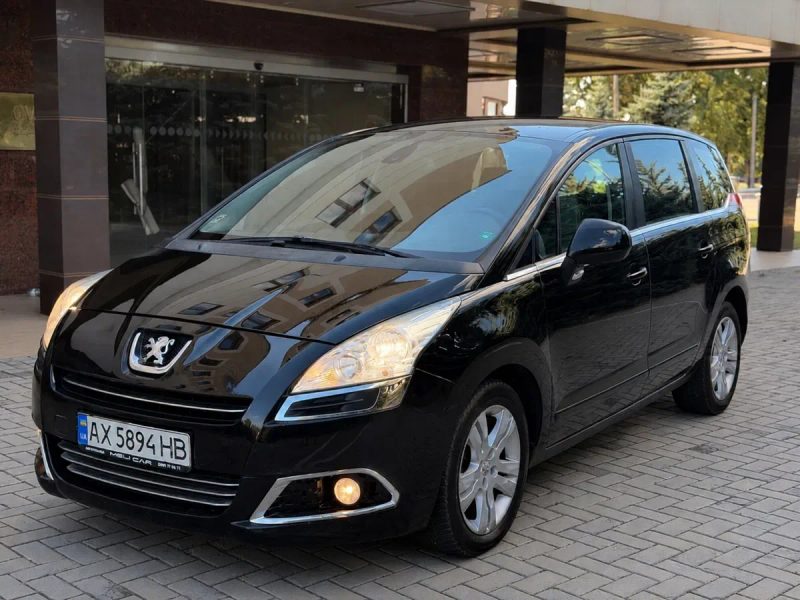 Peugeot 5008 2011 2.0 TDI AVTOMAT — фото 3