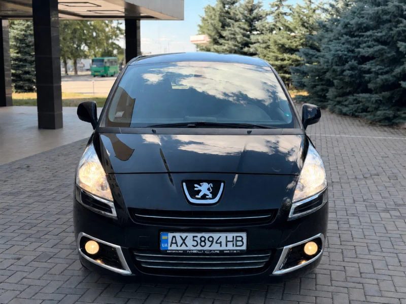 Peugeot 5008 2011 2.0 TDI AVTOMAT — фото 4