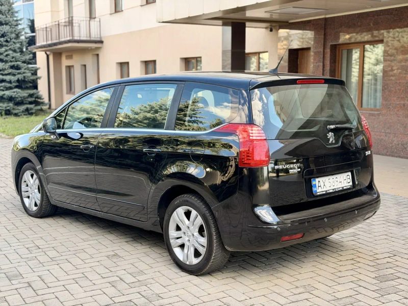 Peugeot 5008 2011 2.0 TDI AVTOMAT — фото 8