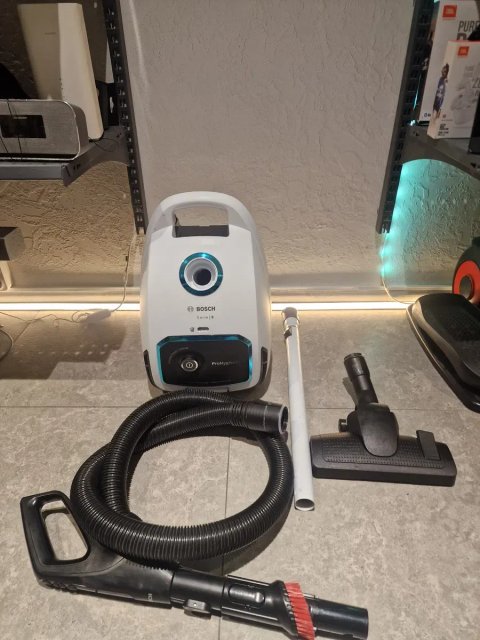 Пилосос Bosch Serie 6 ProHygienic.