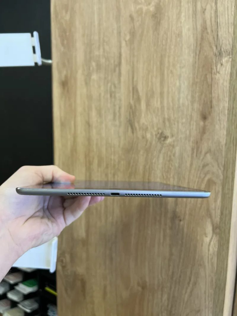 планшет Apple iPad 5 покоління 2018 128gb 9.7 Space Gray з гарантією — фото 6
