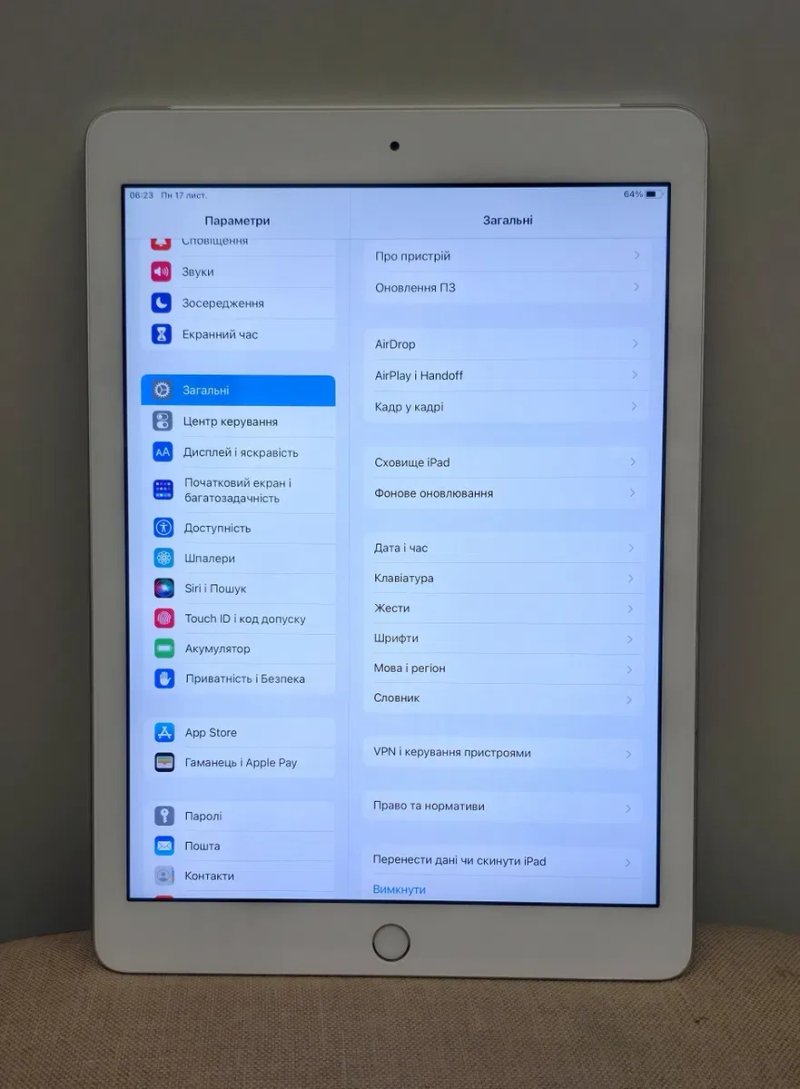 Планшет Apple Ipad 5th 32gb Wi-Fi+4G LTE 9.7 2017 Space Grey — фото 2