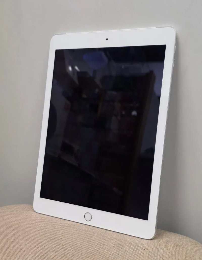 Планшет Apple Ipad 5th 32gb Wi-Fi+4G LTE 9.7 2017 Space Grey — фото 3