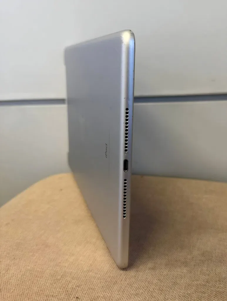 Планшет Apple Ipad 5th 32gb Wi-Fi+4G LTE 9.7 2017 Space Grey — фото 4