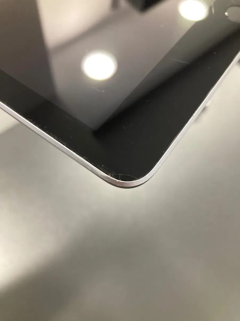 Планшет iPad 6 9.7” 32GB Wi-Fi • ГАРАНТІЯ • СТАН 8.2/10 99897 — фото 3