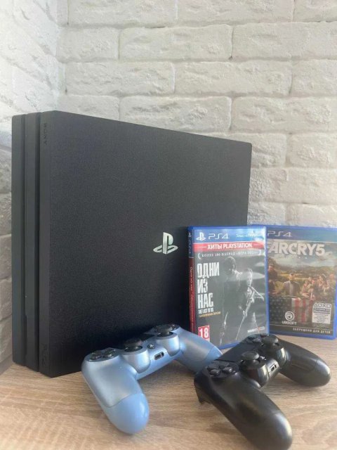 PlayStation 4 Pro 1TB (CUH-7208B) • 2 джойстики + 2 гри