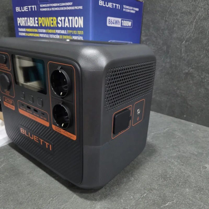 Портативна зарядна станція BLUETTI AC70P (1000W / 864Wh) — фото 3