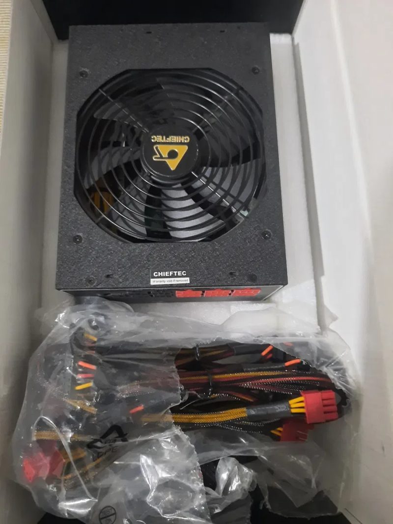Потужний Блок живлення Chieftec Navitas GPM-1250C Gold 1250W — фото 3