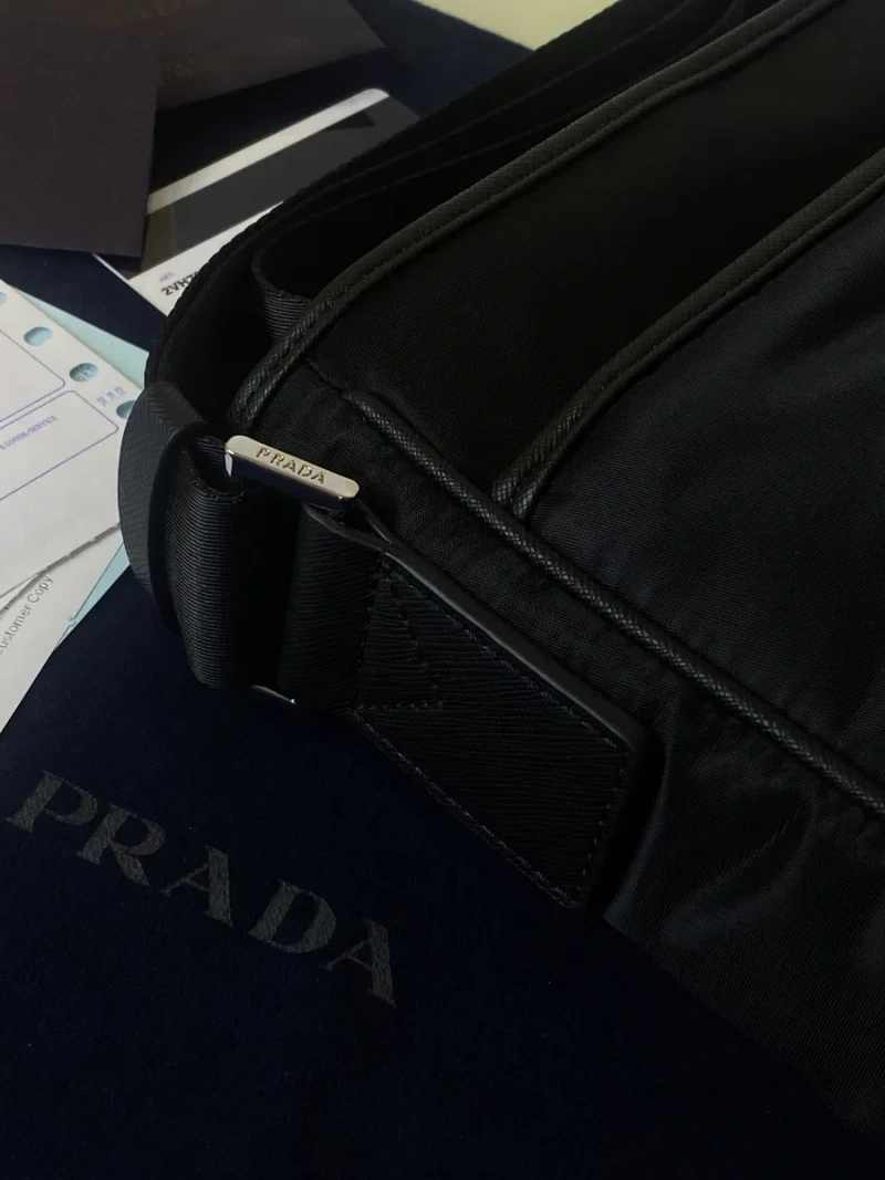 Prada Lampo Re-Nylon Messenger Bag Nero — фото 5