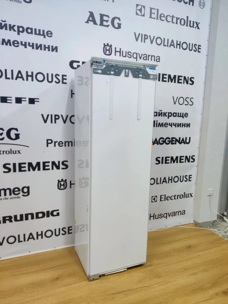PREMIUM Висока вбудована морозильна камера LIEBHERR™SIGN3576. Вбудований льодогенератор! Сенсор! Підсвітка! Автодотяжки! Made in Germany. — фото 7