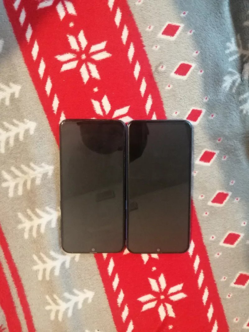 Продам 2 телефон samsung a40 — фото 2