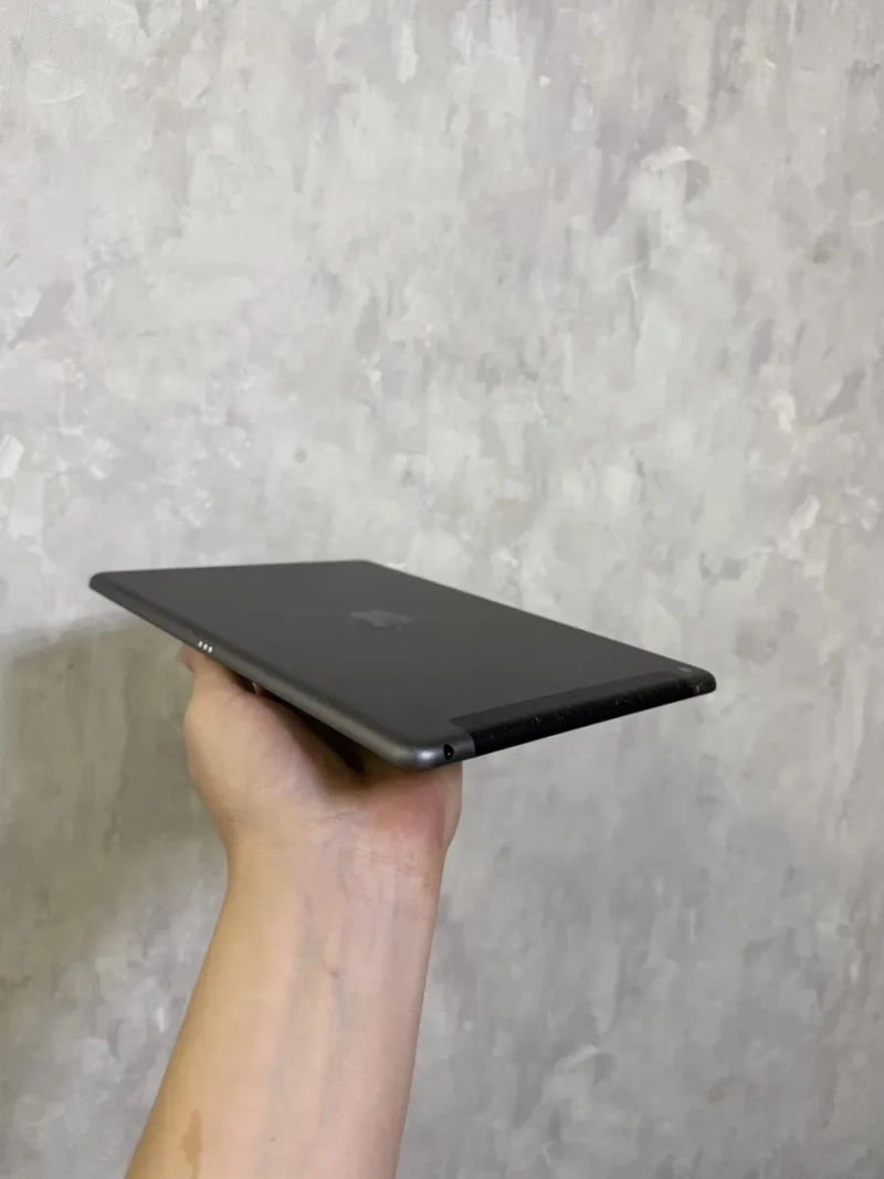 Продам Apple iPad 9-го покоління на 64 ГБ, версія з підтримкою SIM-карти. — фото 6