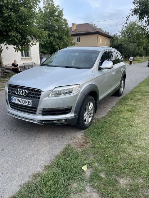 Продам Audi Q7 находу