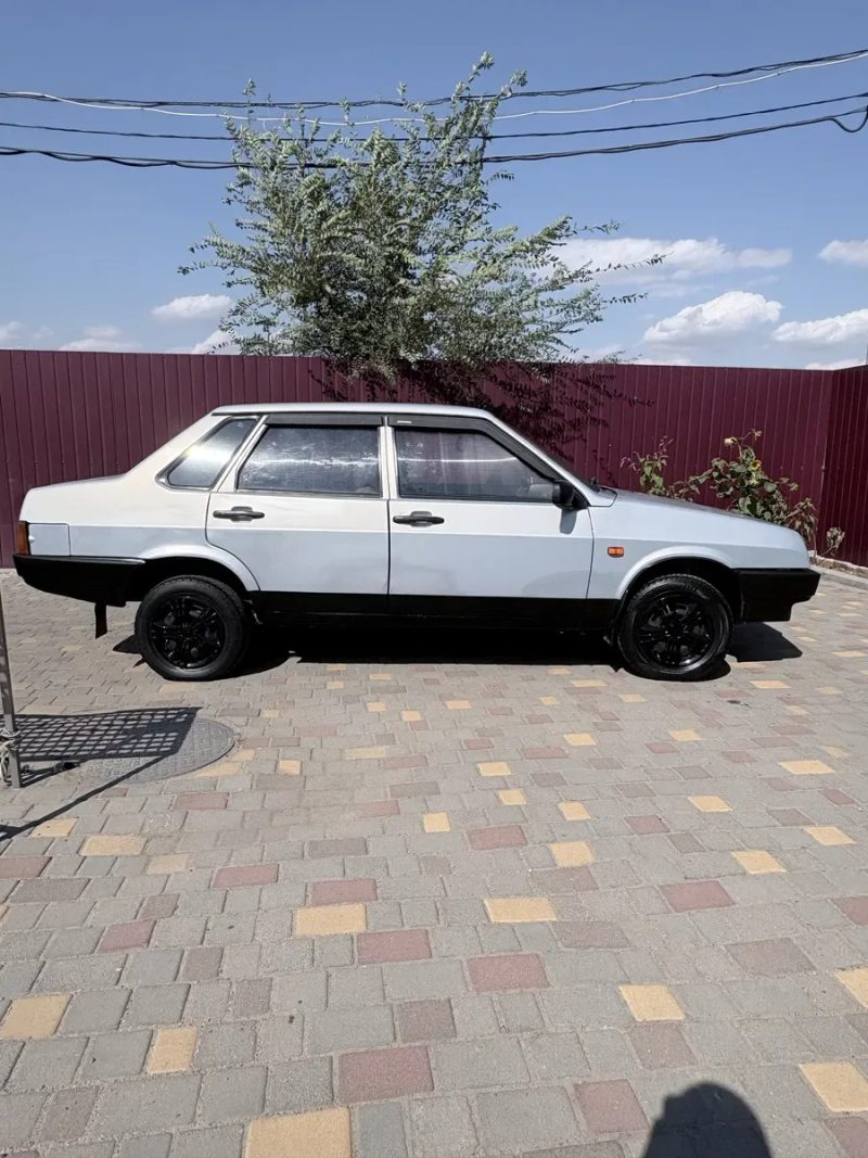 Продам авто 99 инжектор — фото 2