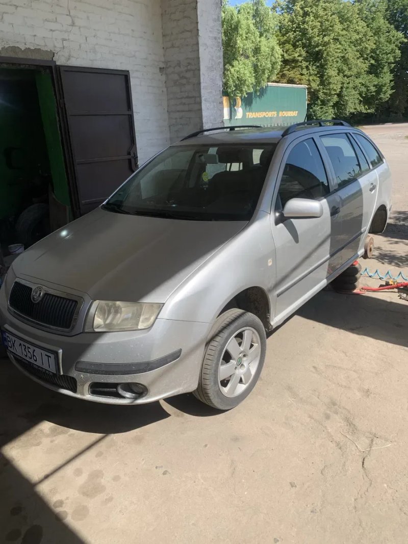 Продам авто шкода 1.4 — фото 3