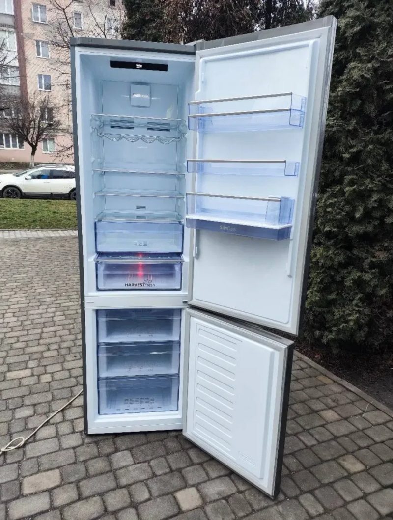 Продам Б/У Холодильник BEKO RCNA406E40ZXBN.2023 рік Інверторний. — фото 2