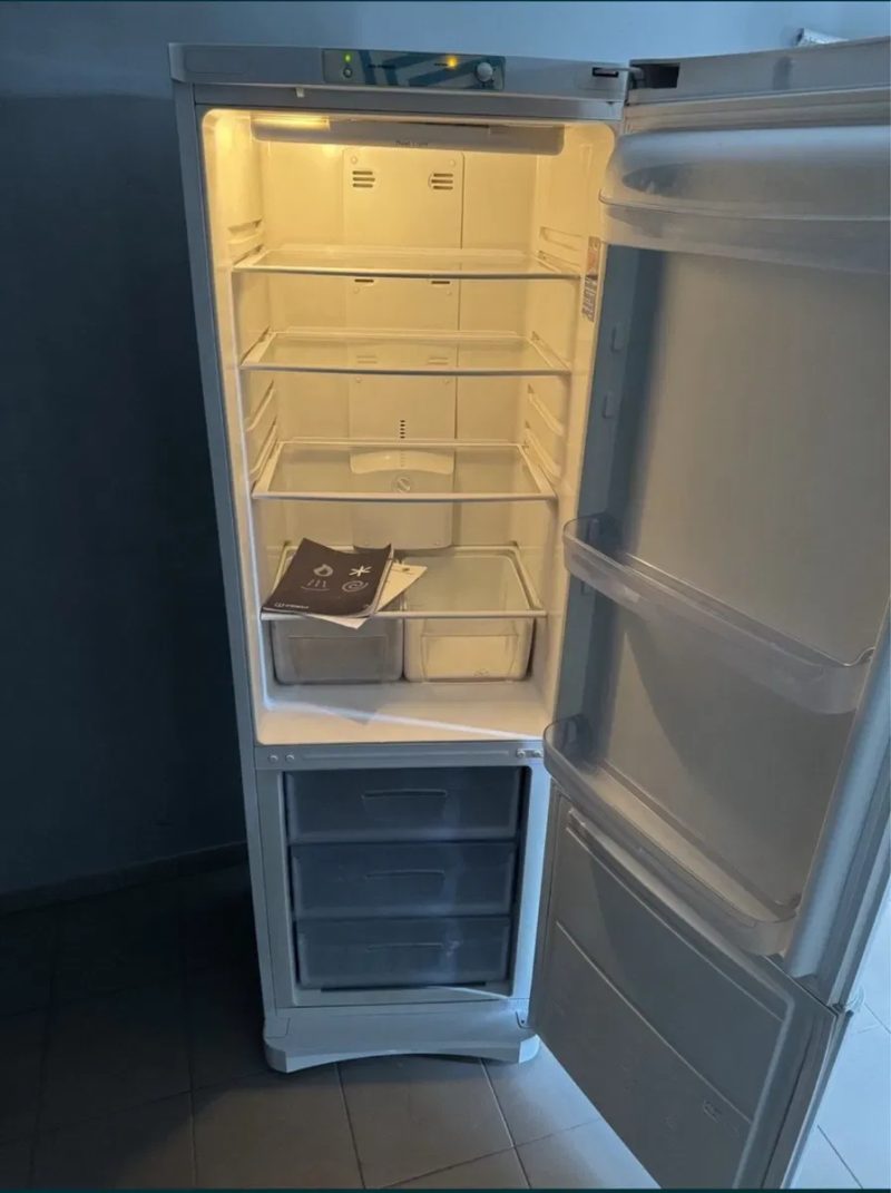 Продам дешевий холодильник б/у Indesit TI22W NoFrost.Робочий.Доставлю. — фото 4