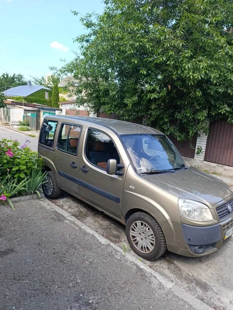 Продам Fiat Doblo 1.3 дизель Пасажир (7 місць) — фото 2