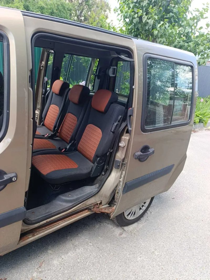 Продам Fiat Doblo 1.3 дизель Пасажир (7 місць) — фото 7