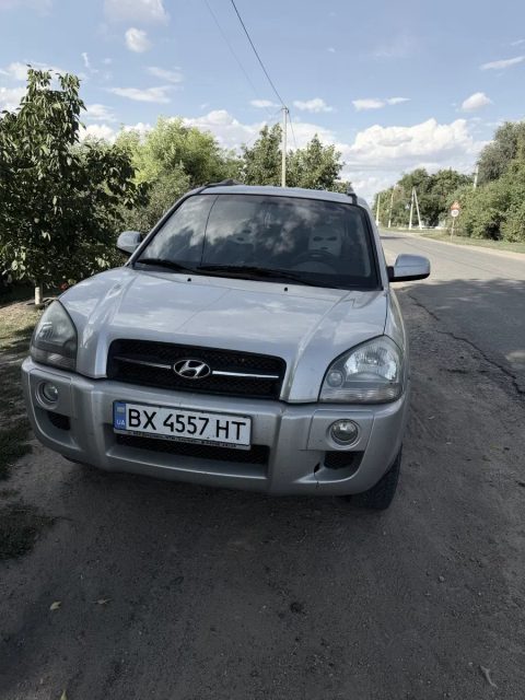 Продам хорошую и дешевую в обслуживании машину