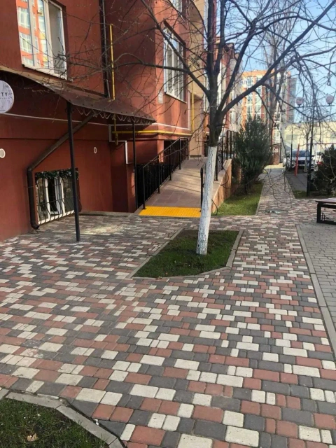 Продам комерцію в Ірпені — з ремонтом, окремий вхід.