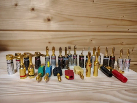 Продам конектори "банани" для підключення акустичних систем, підсилювачів, ресиверів