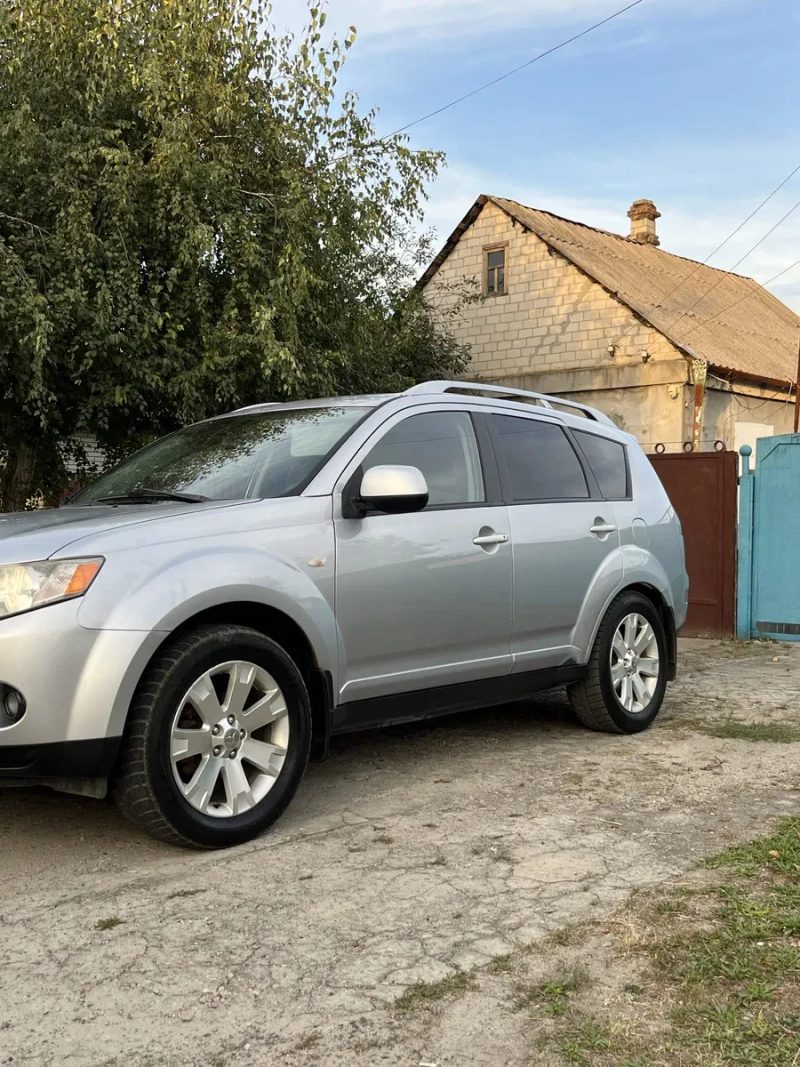Продам Mitsubishi Outlander в хорошем состоянии — фото 2