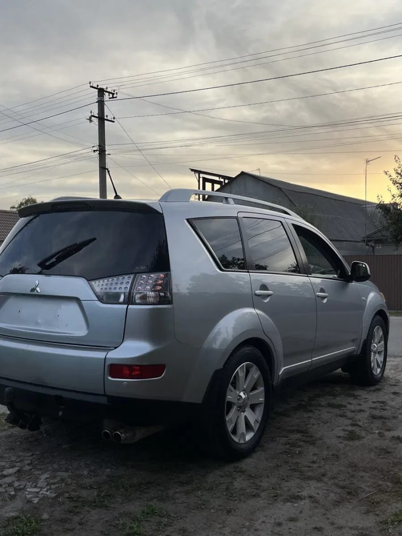 Продам Mitsubishi Outlander в хорошем состоянии — фото 4