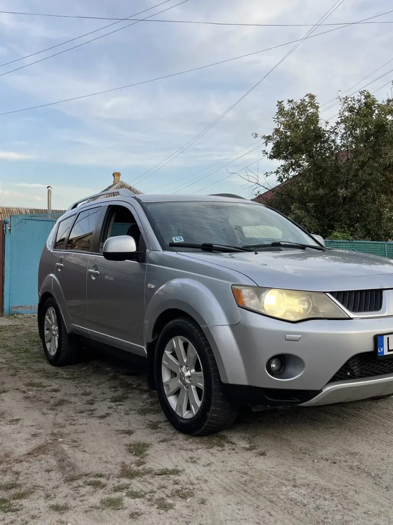 Продам Mitsubishi Outlander в хорошем состоянии — фото 5