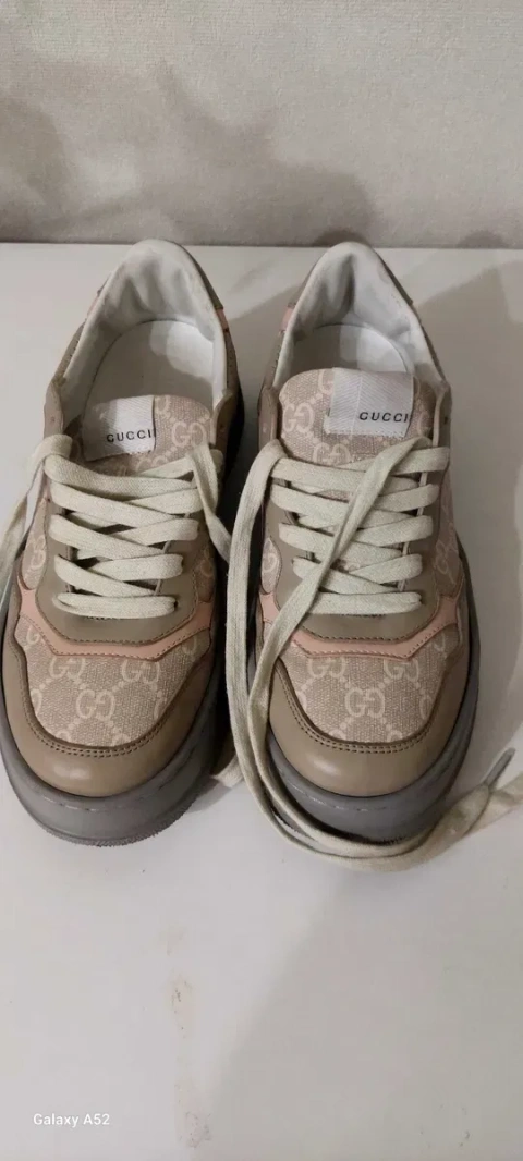 Продам нові кросівки Gucci