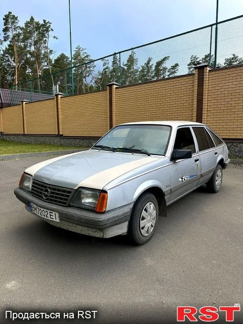Продам opel ascona 1985 газ бензин 1.6