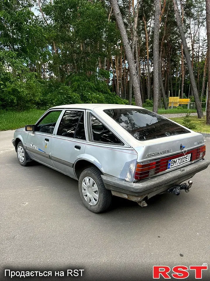 Продам opel ascona 1985 газ бензин 1.6 — фото 4