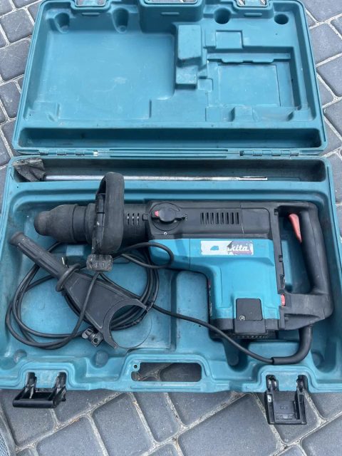 Продам перфоратор , відбійний молоток  MAKITA 5001 C