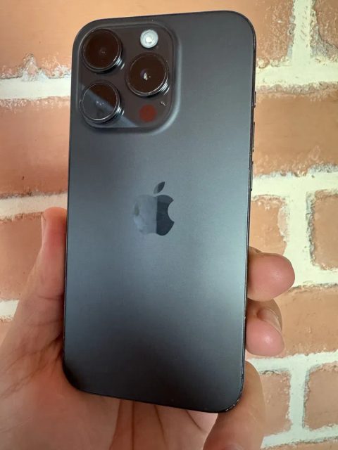 Продам по чудовій ціні оринінальний  iPhone 15 Pro на 256 Gb