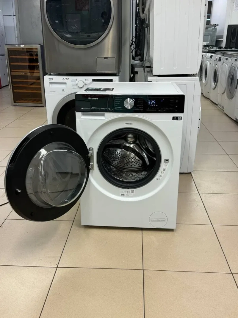 Продам пральну машину Hisense WF5S104BW/PL фронтальна завантаження 10.5 кг — фото 2