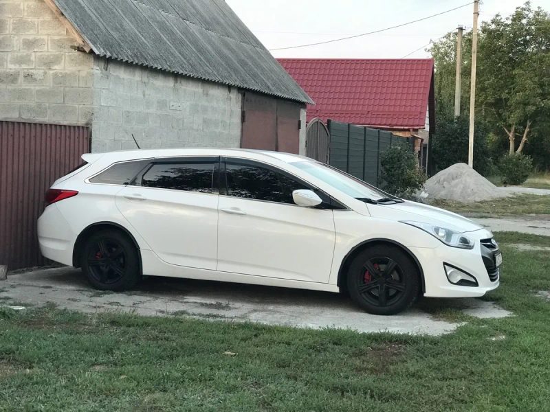 Продам шикарний хундай і40 1.7 тді в гарному стані — фото 4
