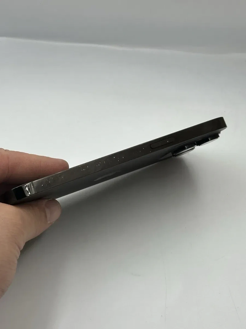Продам свій особистий iPhone 16 pro Max 256Gb батарея 90% оригінал з коробкою — фото 3