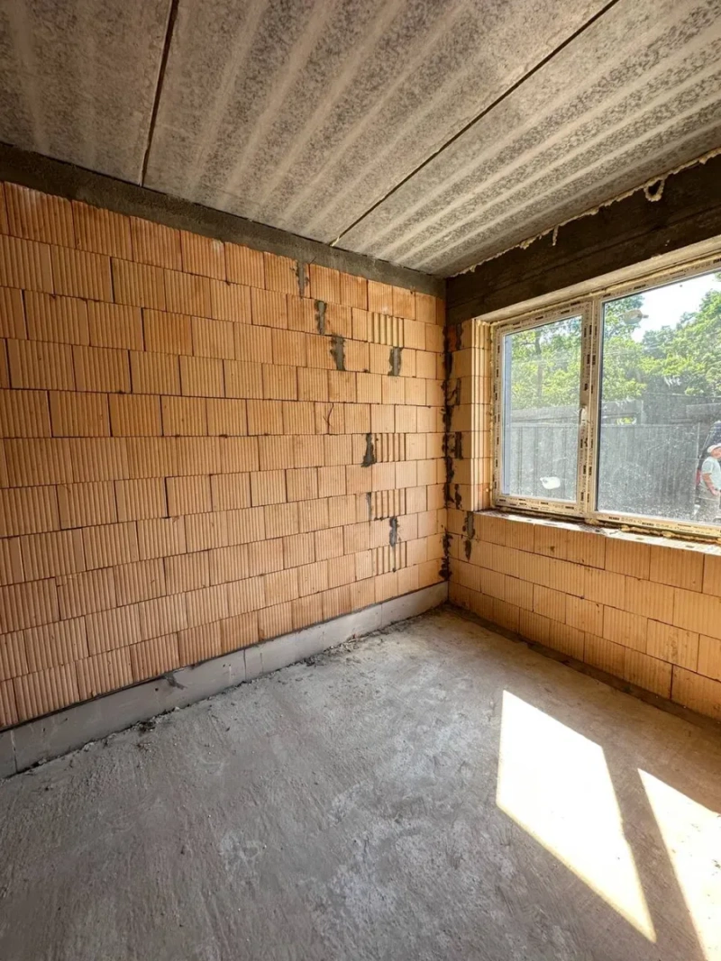 Продам таунхаус в місті Ірпінь на вул. Лисенка, 90 м² та мансарда 40 м², ділянка 1,6 сотки — 88 000 $. Власний передній двір. Вигідна ціна. — фото 3