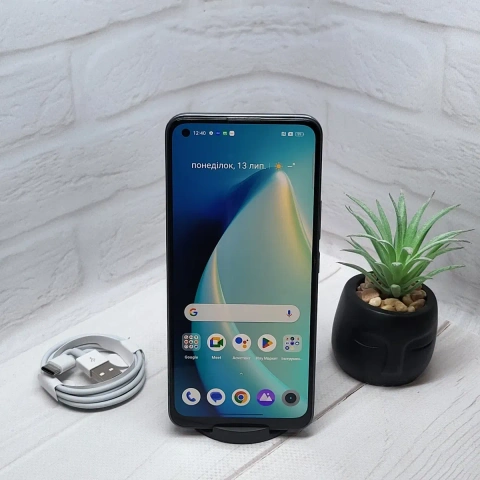Продам телефон Realme 8 4G 8/128Gb NFC в гарному стані