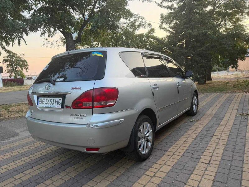 Продам Toyota Avensis Verso 2002 р.в. — фото 5
