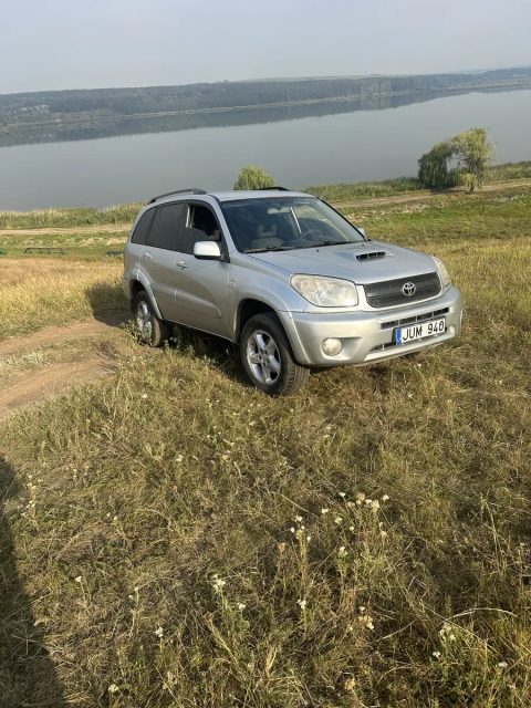 Продам Toyota Rav 4 2,0 дизель