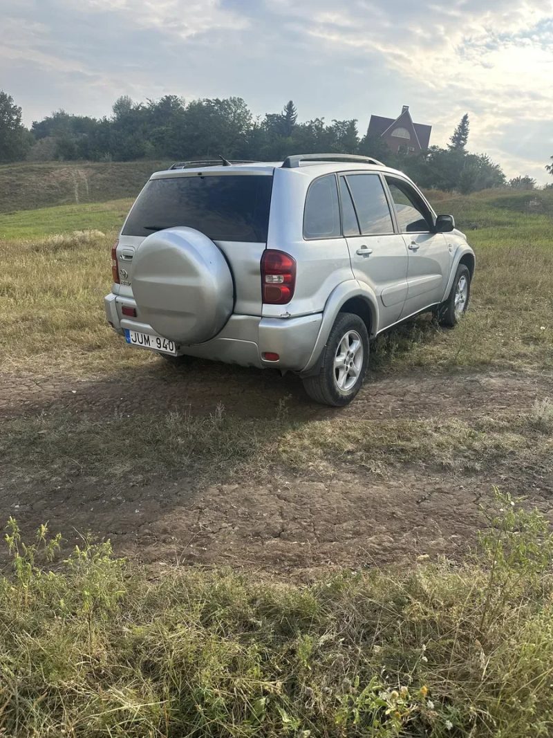 Продам Toyota Rav 4 2,0 дизель — фото 4