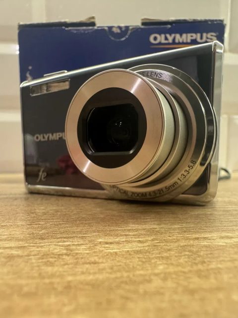 Продам цифровий фотоаппарат OLYMPUS FE-5020