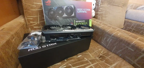 Продам Відеокарту ASUS ROG-STRIX-RTX5070TI-O16G-GAMING