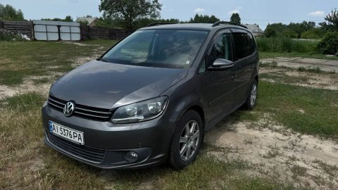 Продам Volkswagen Touran 1.6 дизель 2013