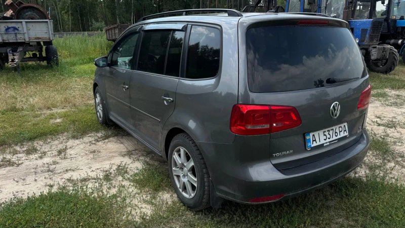 Продам Volkswagen Touran 1.6 дизель 2013 — фото 4